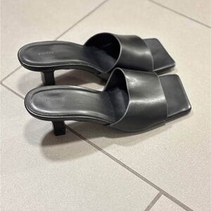 Chic Black Heeled Sandals by Oak and Fort